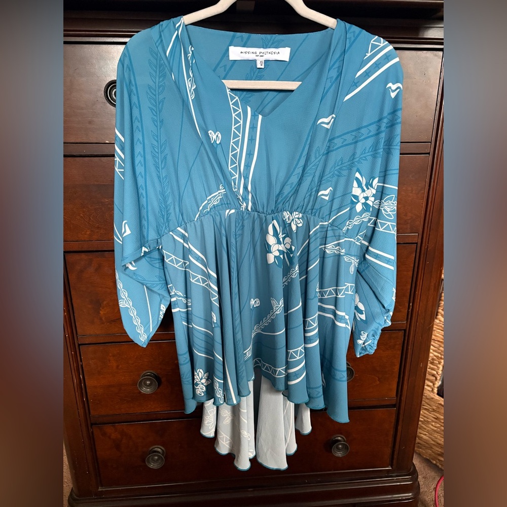 Euc Missing Polynesia In Blue Patterned Women Top… - image 2